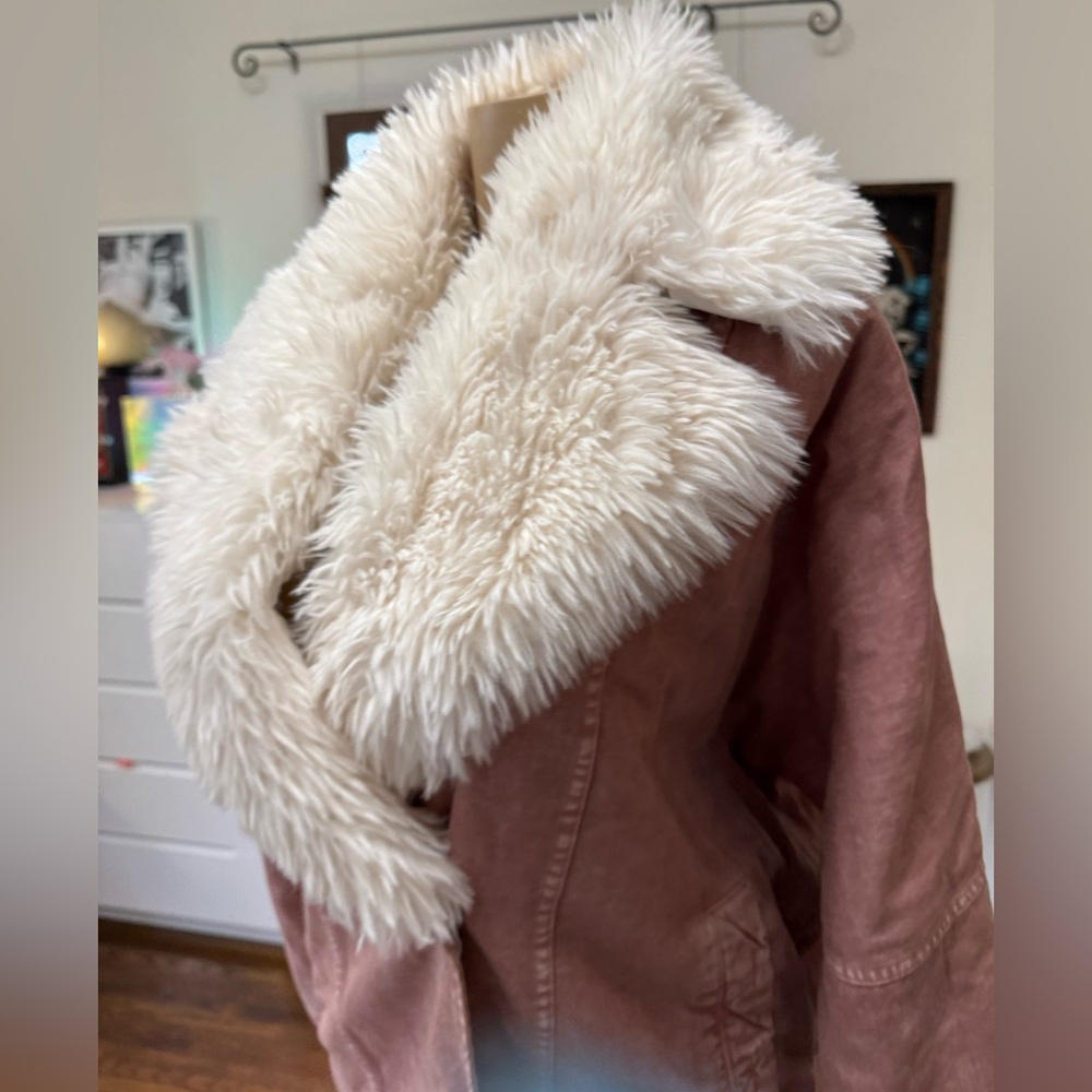 Free People Pink Denim Jacket with White Faux Fur Collar NWT - Picture 5 of 11